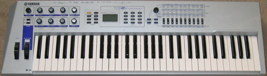 Yamaha CS2x Synth